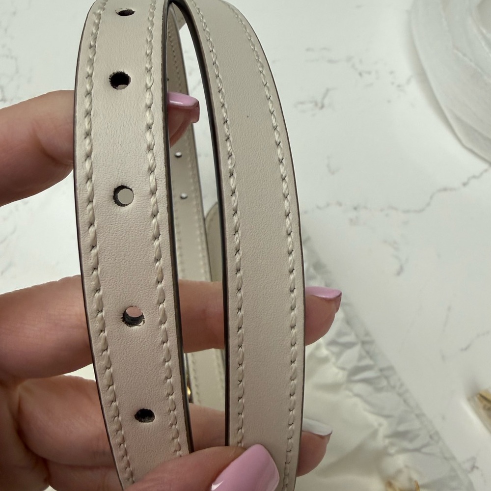 Gucci Ivory and Gold Strap - Picture 4 of 5